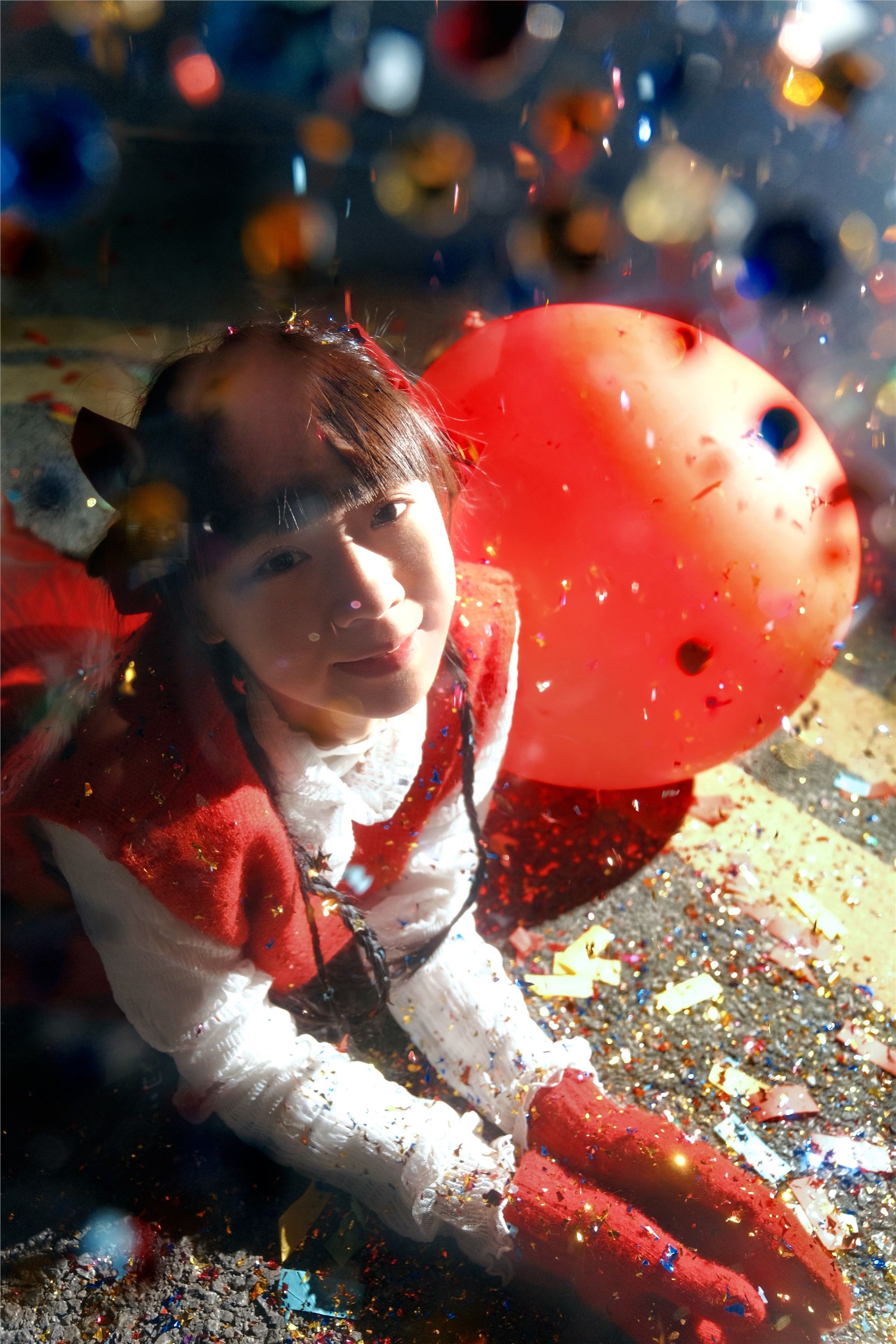 YITUYU 艺图语 2025.03.11 闪亮的新年 是三金呀